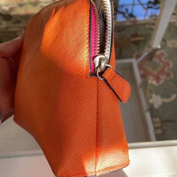 Pop of color makeup case 🧡💓 - Picture 4 of 4